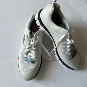 New Men's Skechers Relaxed Fit Air-Cooled Memory Foam Shoes Size-11 Color-white